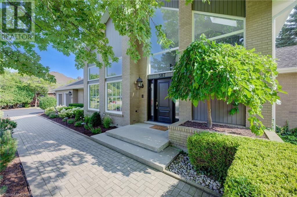 587 MANORWOOD COURT Image 7