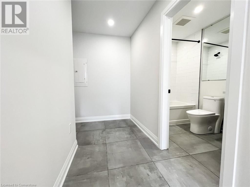12 - 588 BARTON STREET EAST Image 6