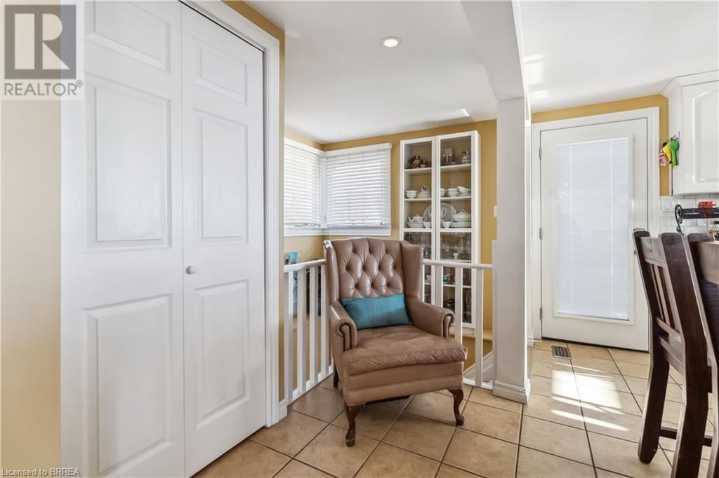 1238 LAKESHORE ROAD Image 18