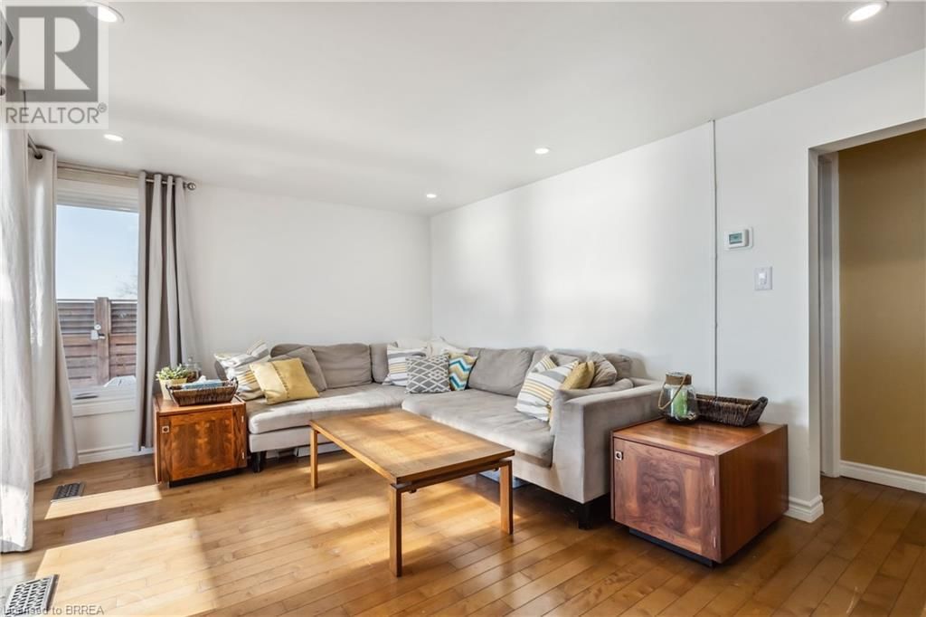 1238 LAKESHORE ROAD Image 23