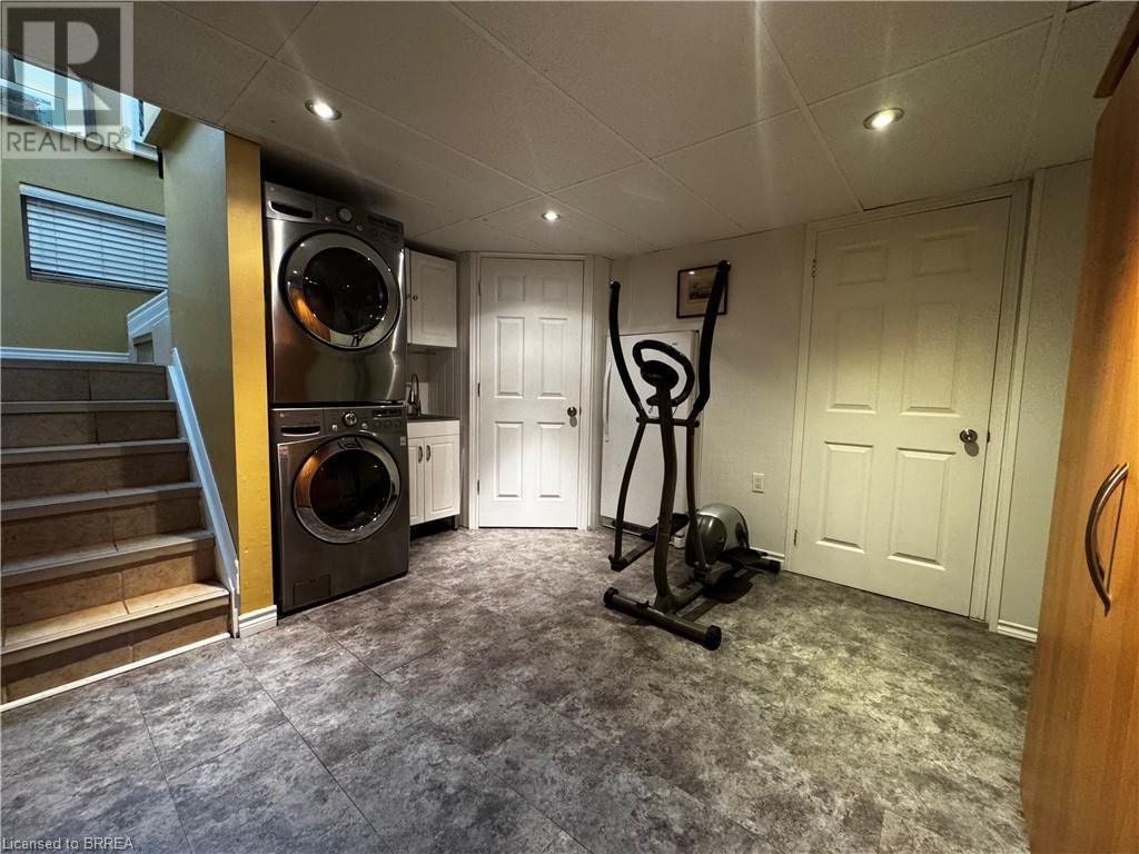 1238 LAKESHORE ROAD Image 32
