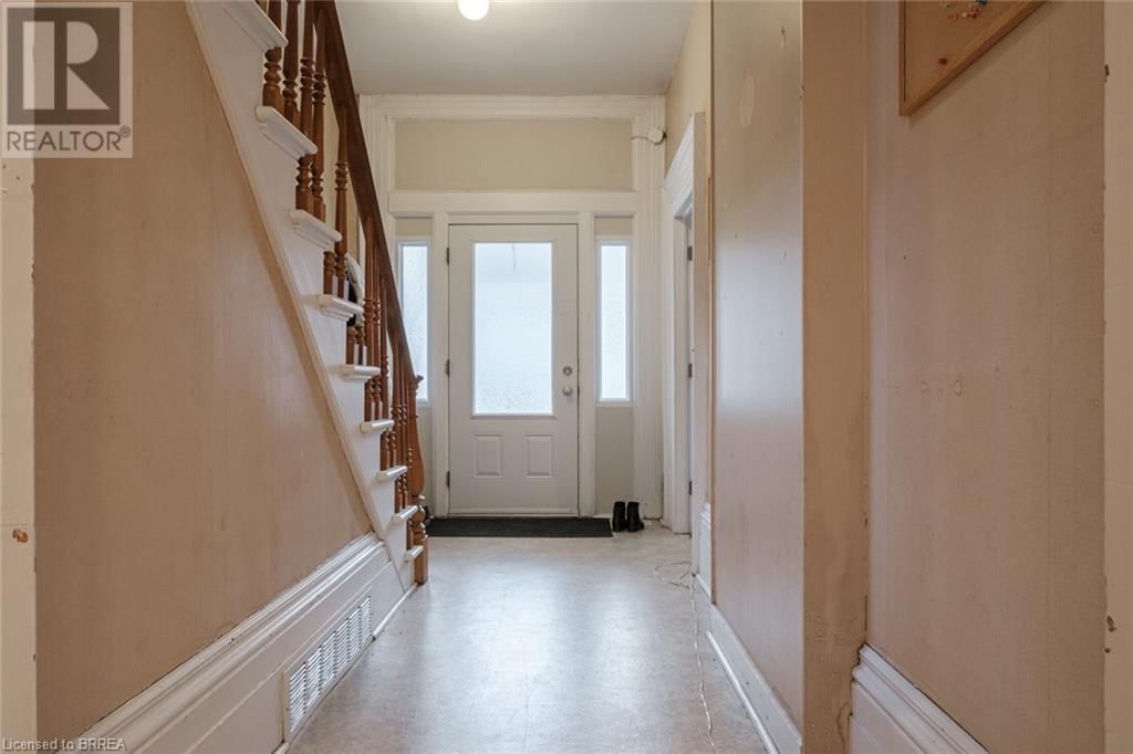 220 DALHOUSIE STREET Image 10