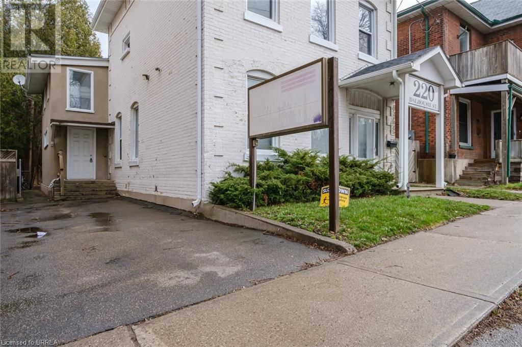 220 DALHOUSIE STREET Image 5