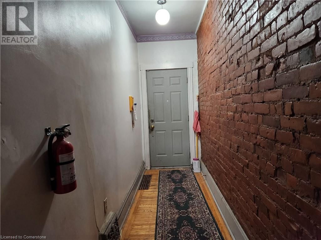 25 GLADSTONE AVENUE Image 20
