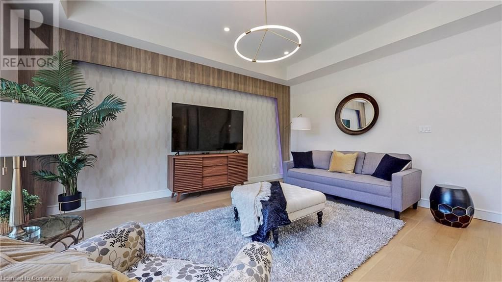 382 SOUTHCOTE ROAD Image 13