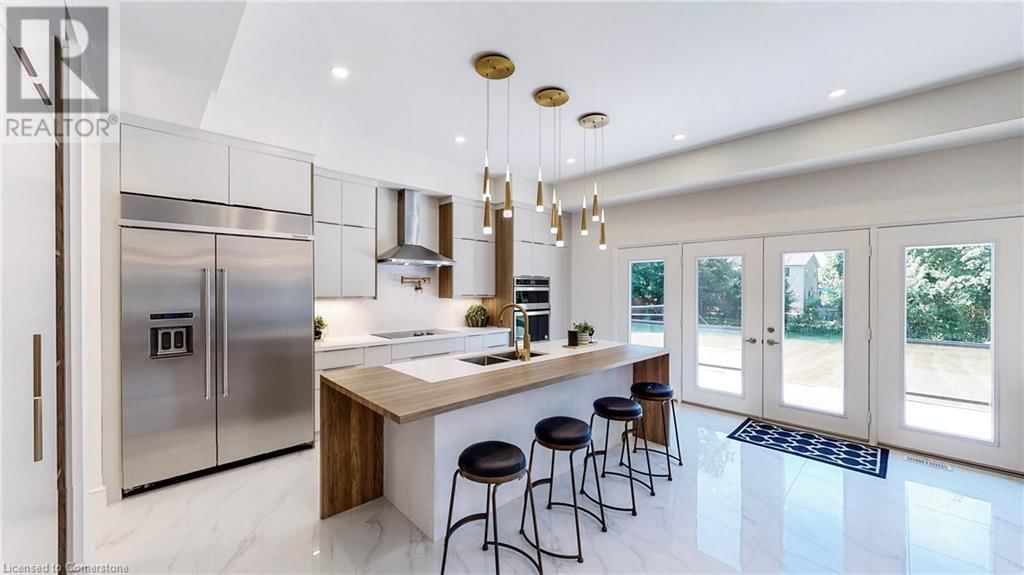 382 SOUTHCOTE ROAD Image 17