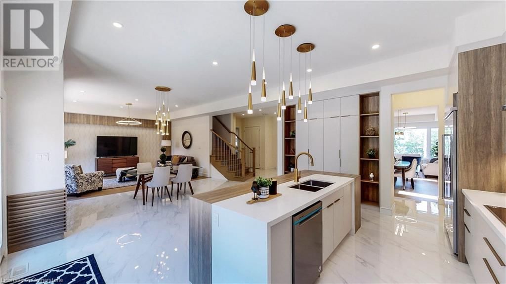 382 SOUTHCOTE ROAD Image 19