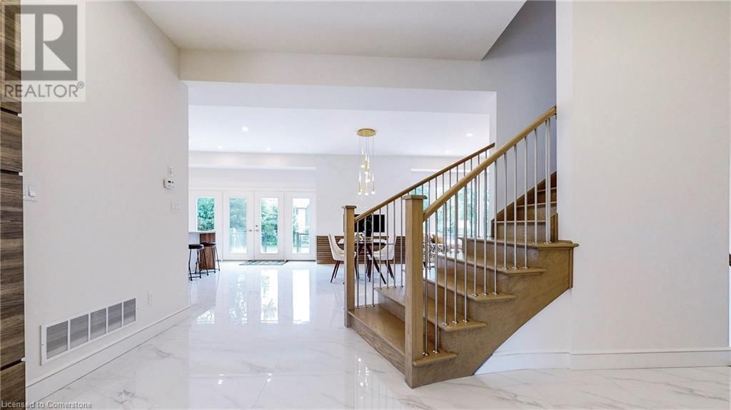 382 SOUTHCOTE ROAD Image 31