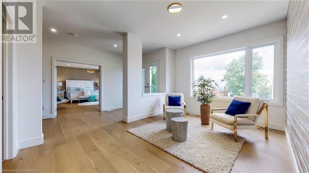 382 SOUTHCOTE ROAD Image 33