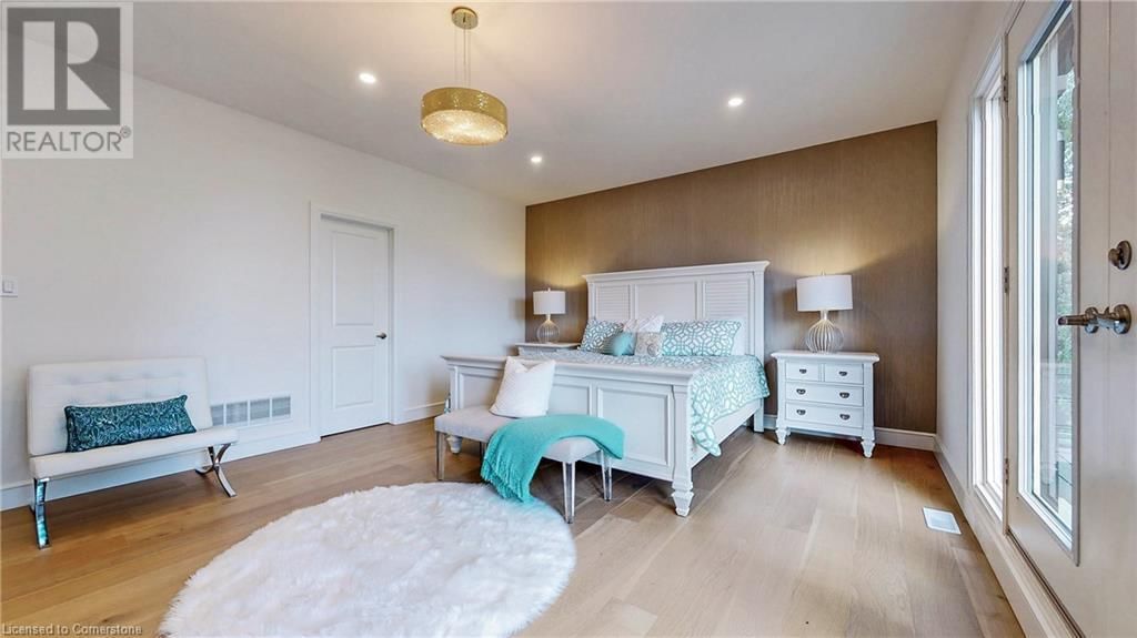 382 SOUTHCOTE ROAD Image 36