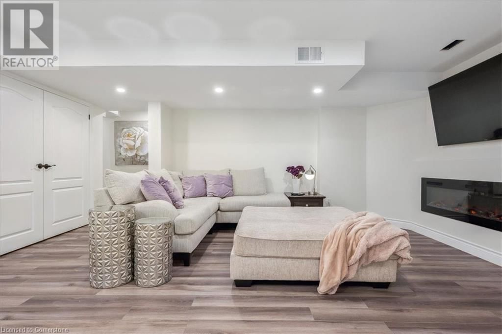 320 WRIGGLESWORTH CRESCENT Image 32