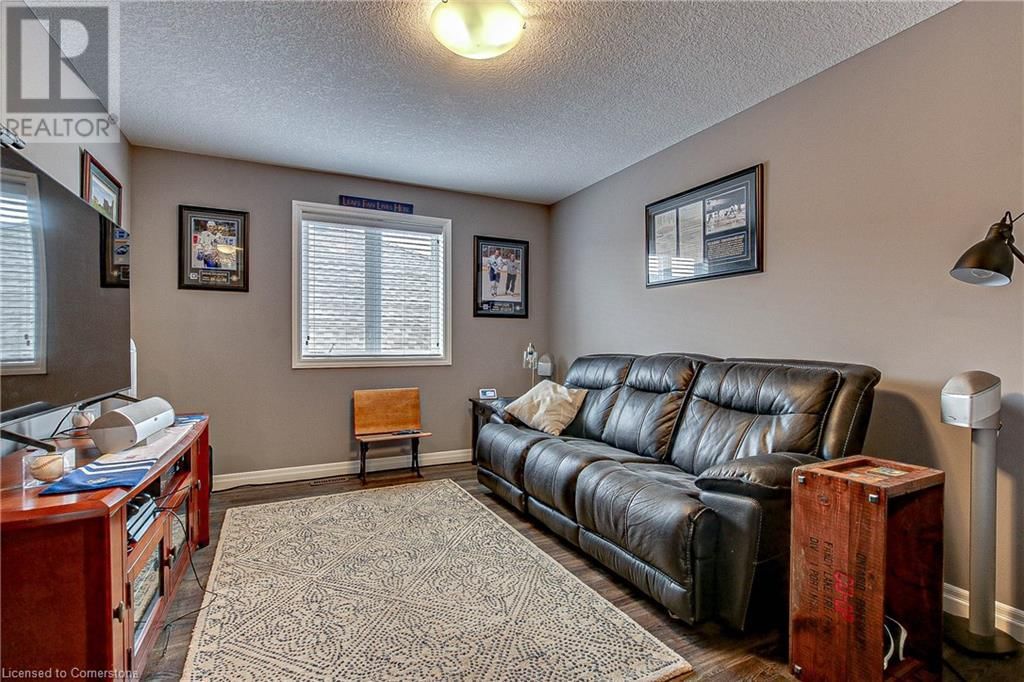 587 HAWTHORNE PLACE Image 14