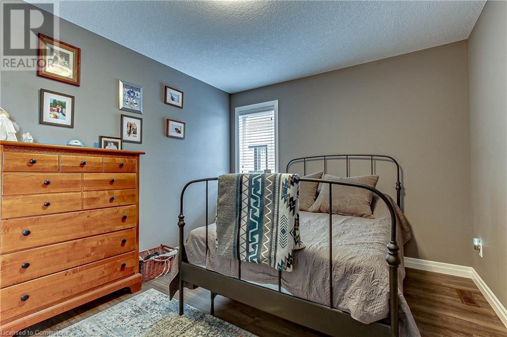 587 HAWTHORNE PLACE Image 17