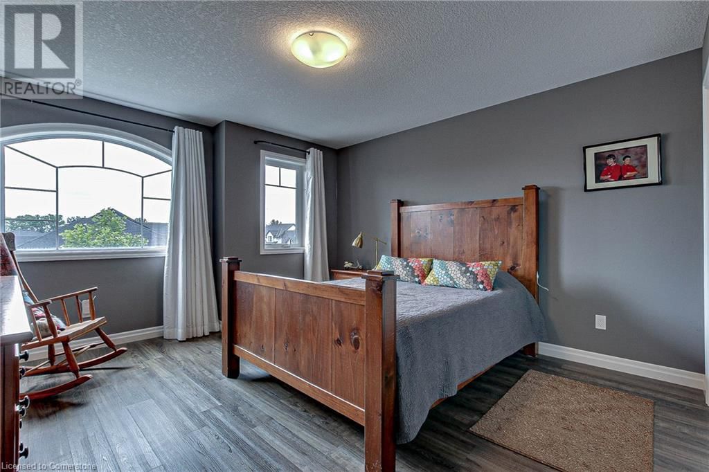 587 HAWTHORNE PLACE Image 18