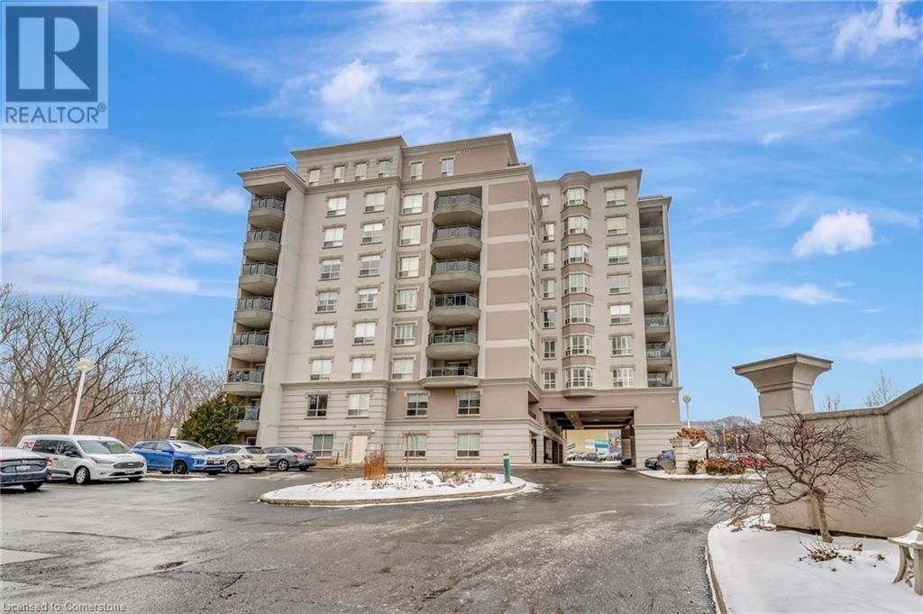 203 - 4000 CREEKSIDE DRIVE Image 1