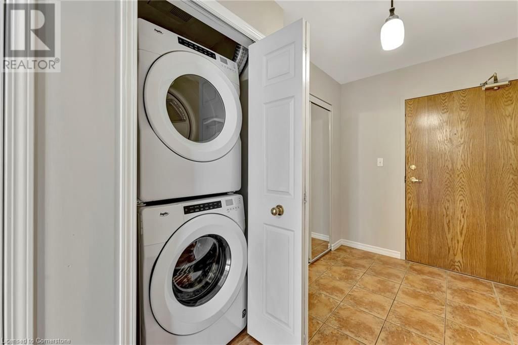 203 - 4000 CREEKSIDE DRIVE Image 17