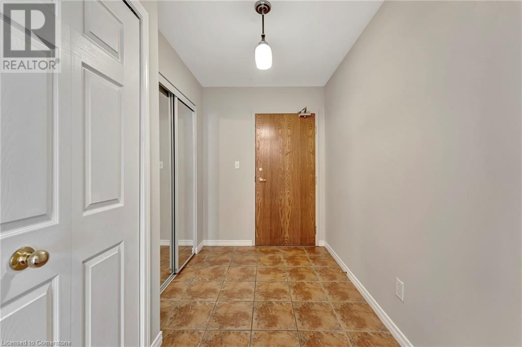 203 - 4000 CREEKSIDE DRIVE Image 4