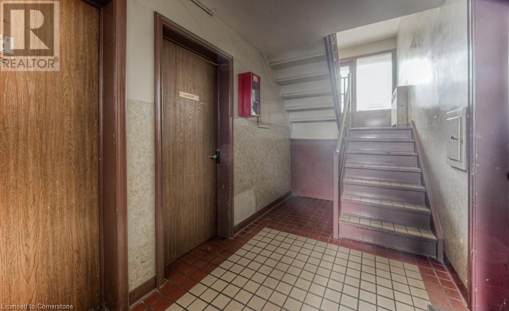 15 FLORAL CRESCENT Image 17