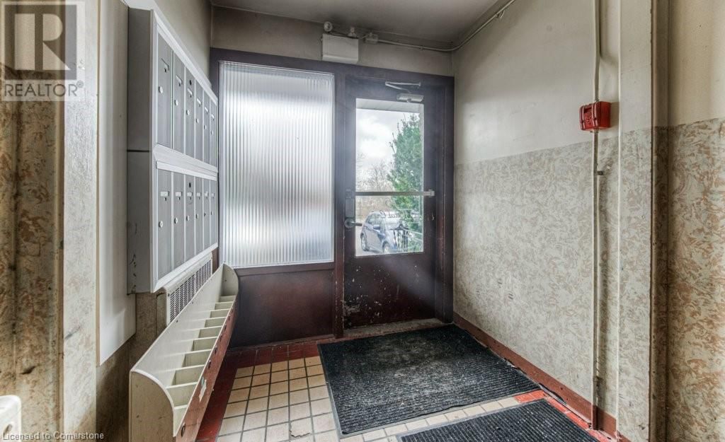 15 FLORAL CRESCENT Image 19