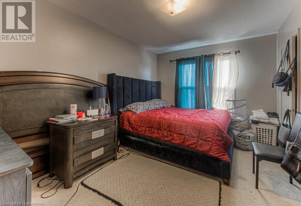 15 FLORAL CRESCENT Image 32