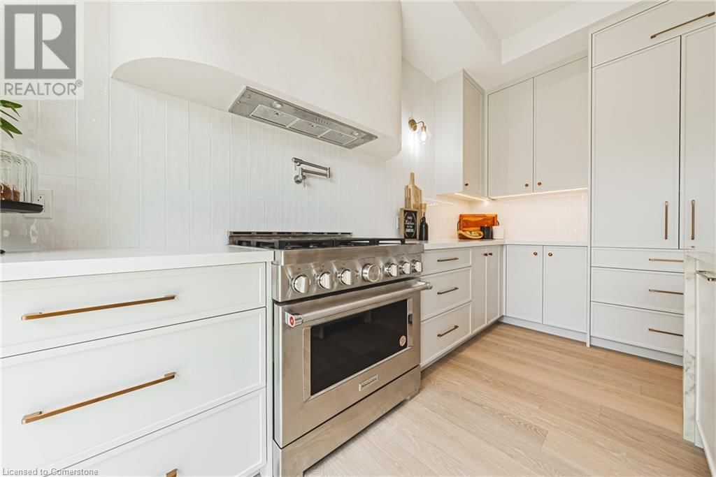 202 QUEEN STREET WEST Image 15