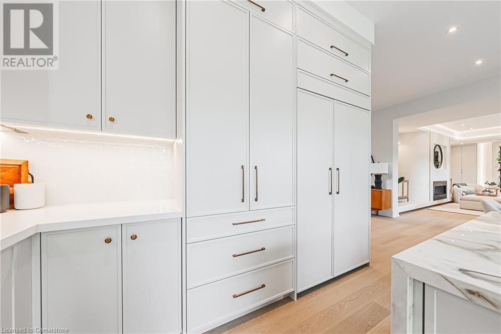 202 QUEEN STREET WEST Image 16