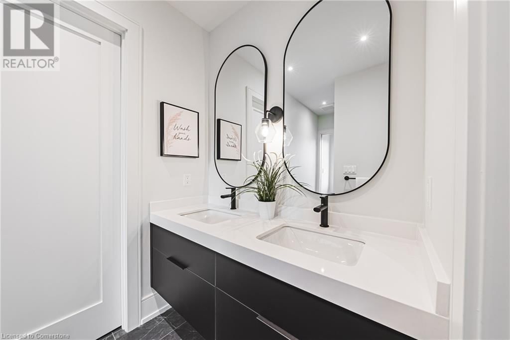 202 QUEEN STREET WEST Image 35