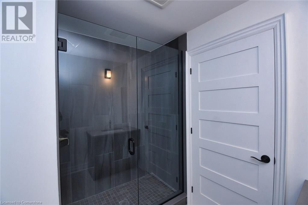 21 HEATH STREET Image 24