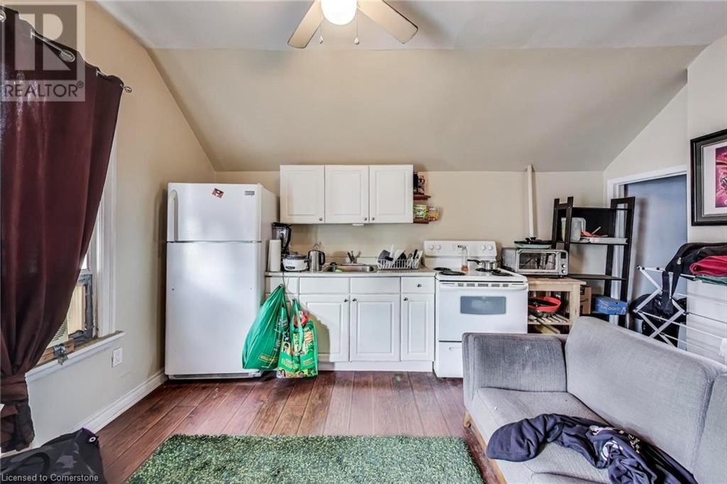 208 EAST AVENUE NORTH Image 15