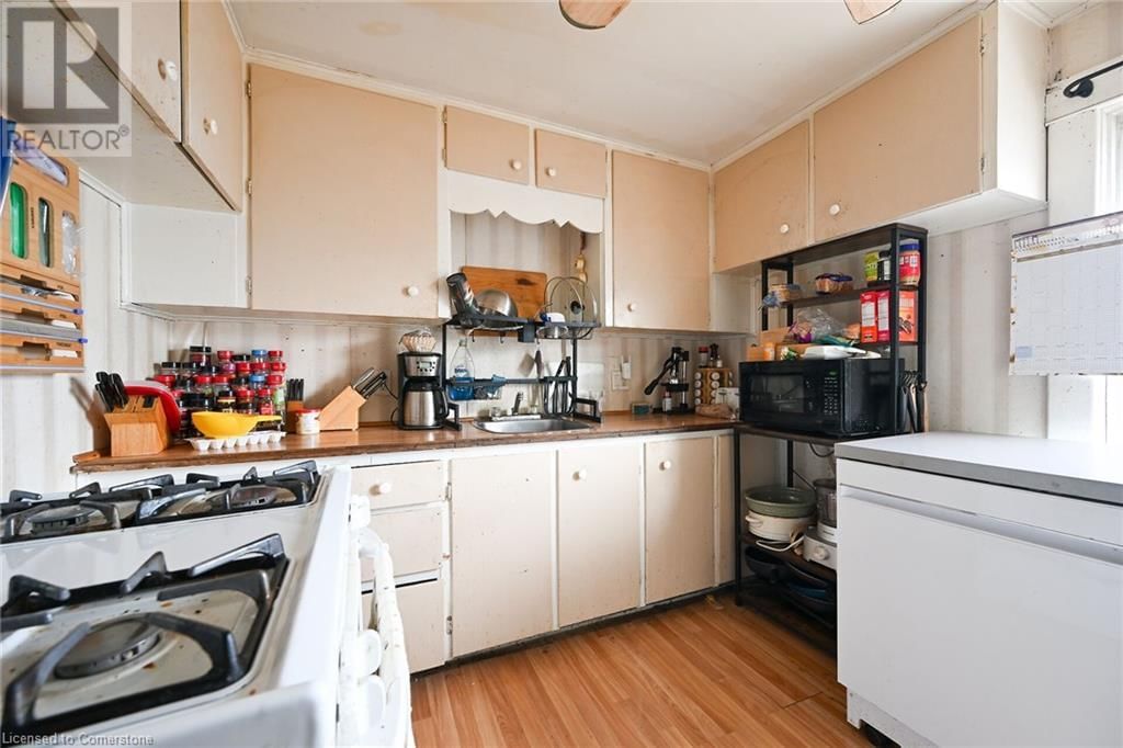 6 HOWARD STREET Image 13