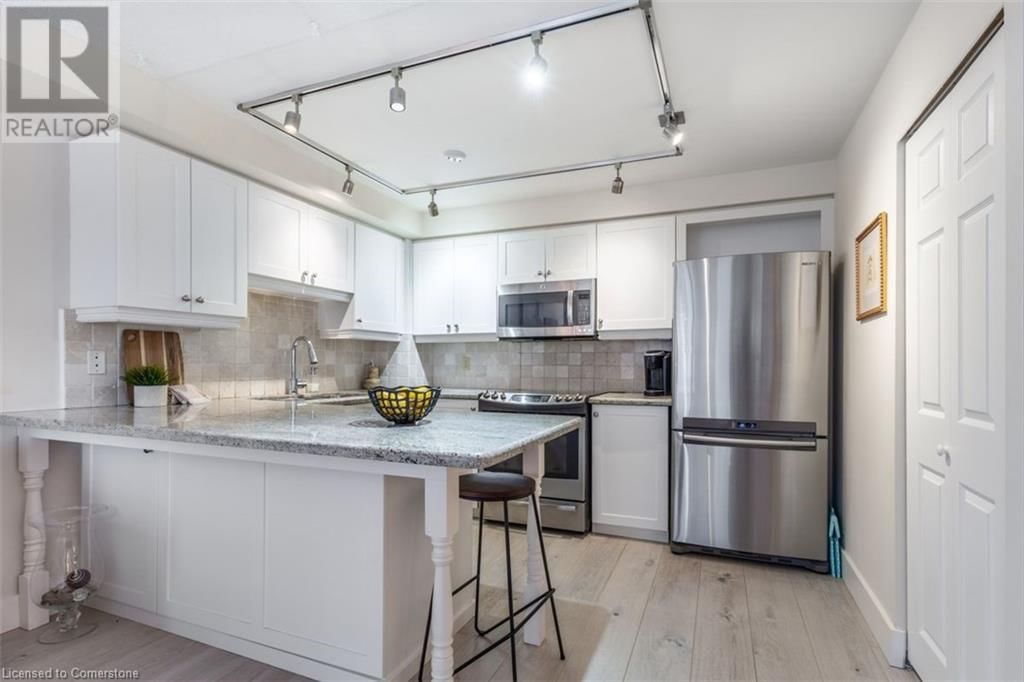 304 - 2210 LAKESHORE ROAD Image 10