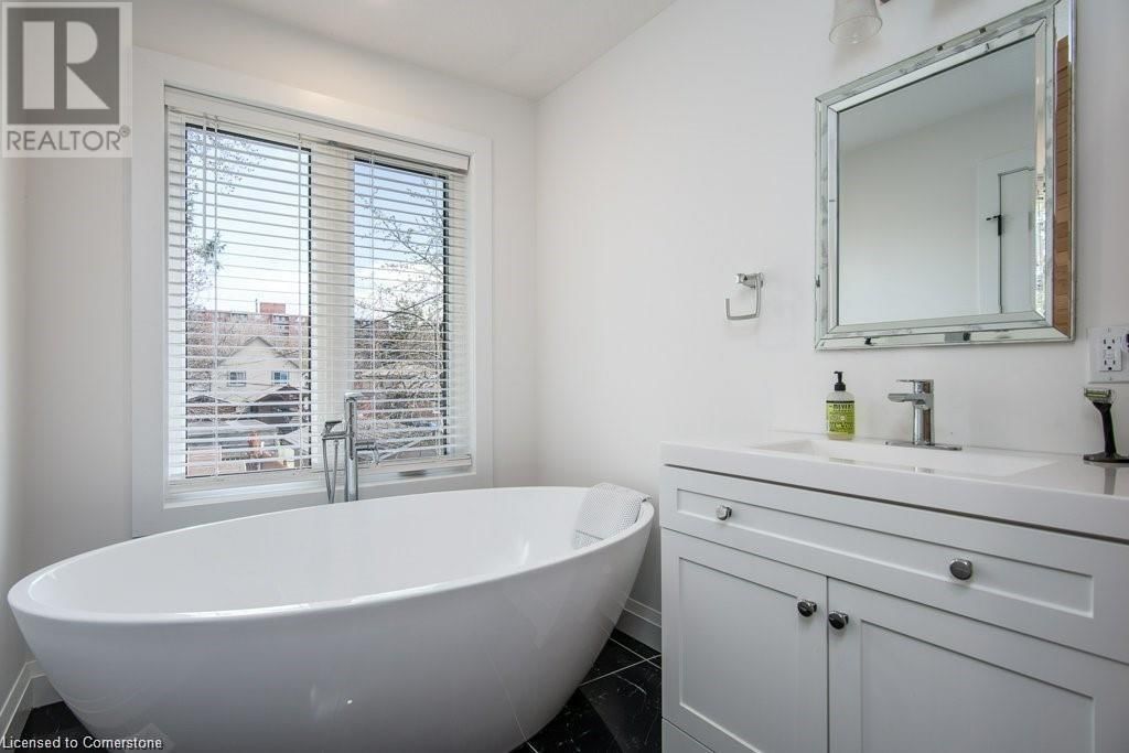 81 FIFTH AVENUE Image 29