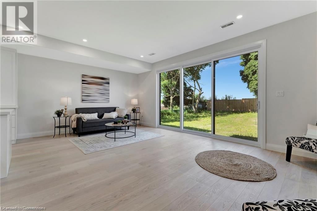 10 BLAIN AVENUE Image 12