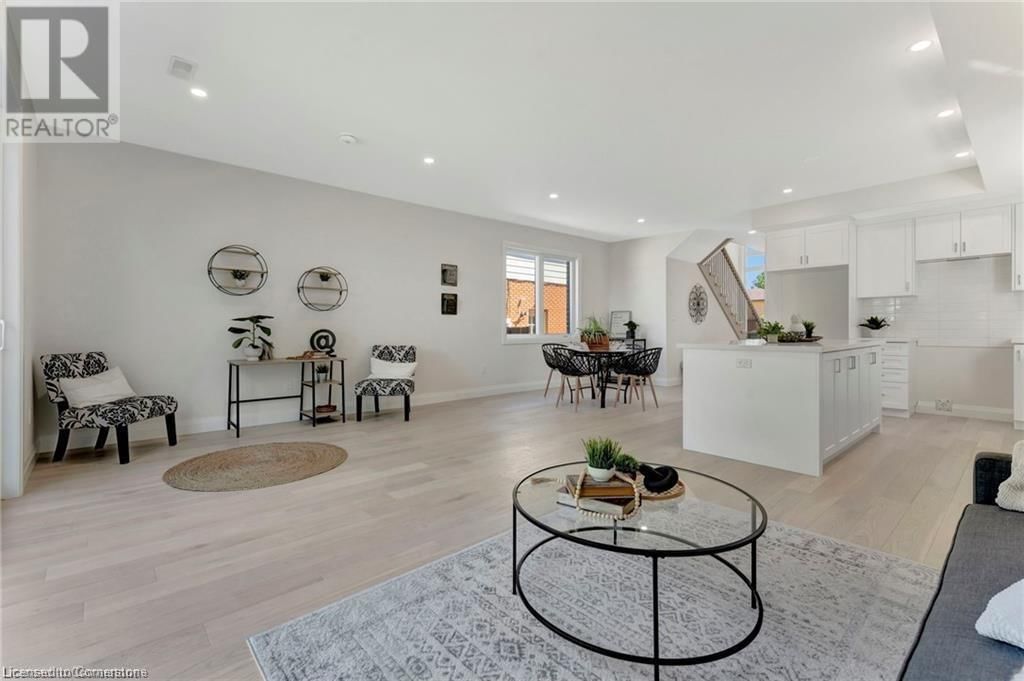 10 BLAIN AVENUE Image 14