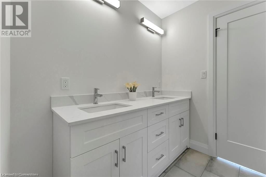 10 BLAIN AVENUE Image 24
