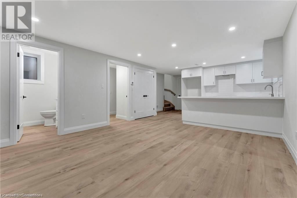 10 BLAIN AVENUE Image 34