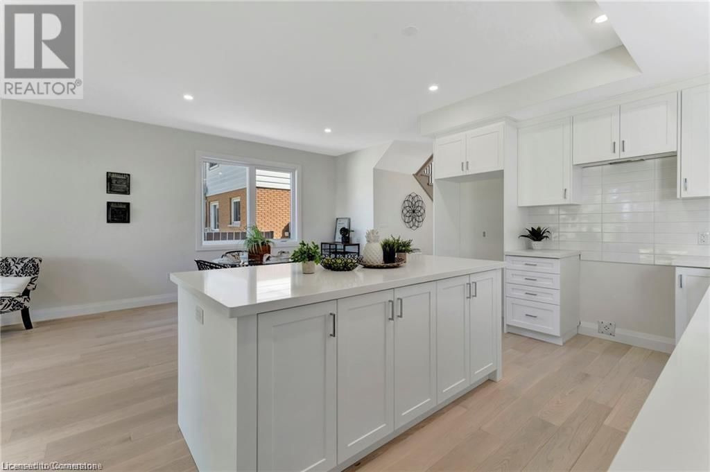 10 BLAIN AVENUE Image 8