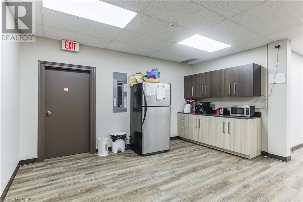 B.3 - 30 BRANT AVENUE Image 21