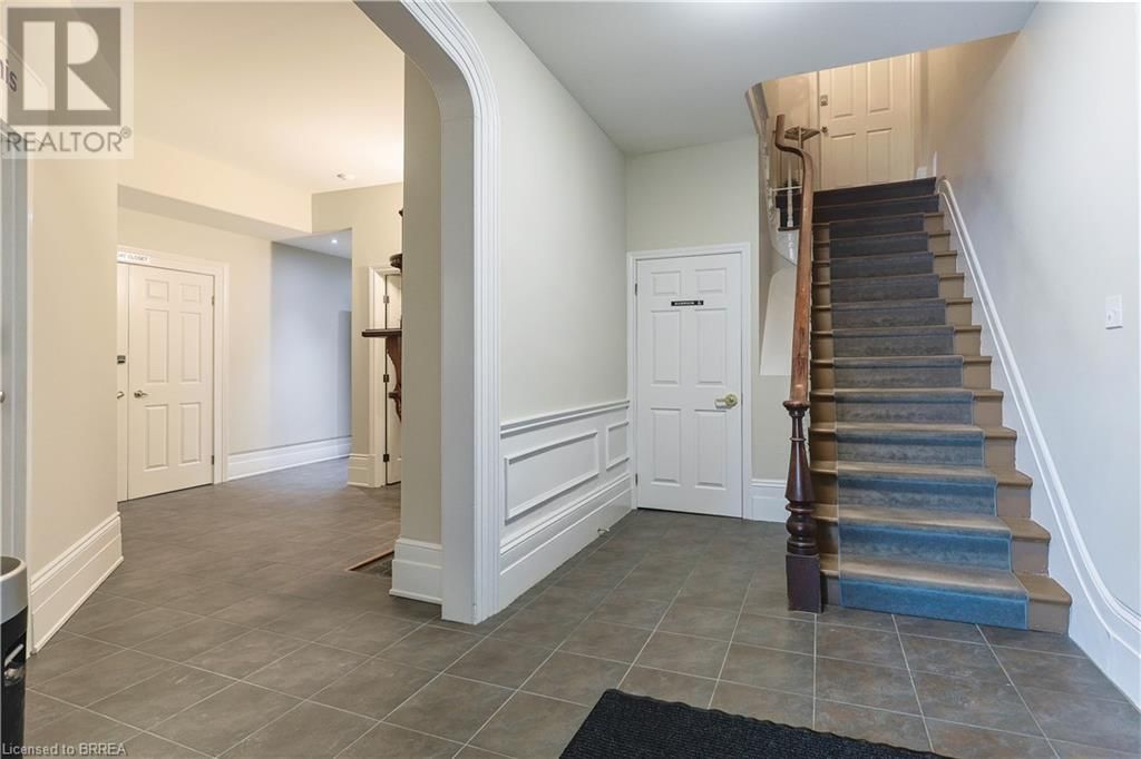 B.3 - 30 BRANT AVENUE Image 35