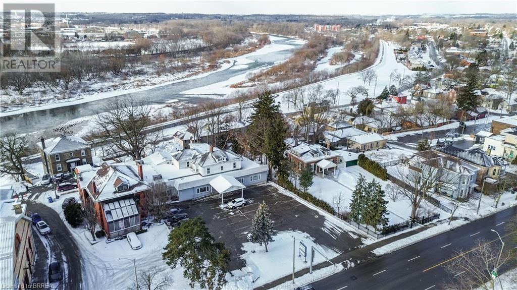 B.3 - 30 BRANT AVENUE Image 44
