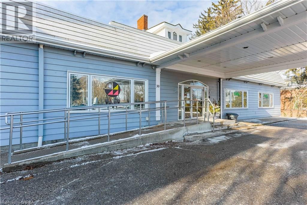 B.3 - 30 BRANT AVENUE Image 5
