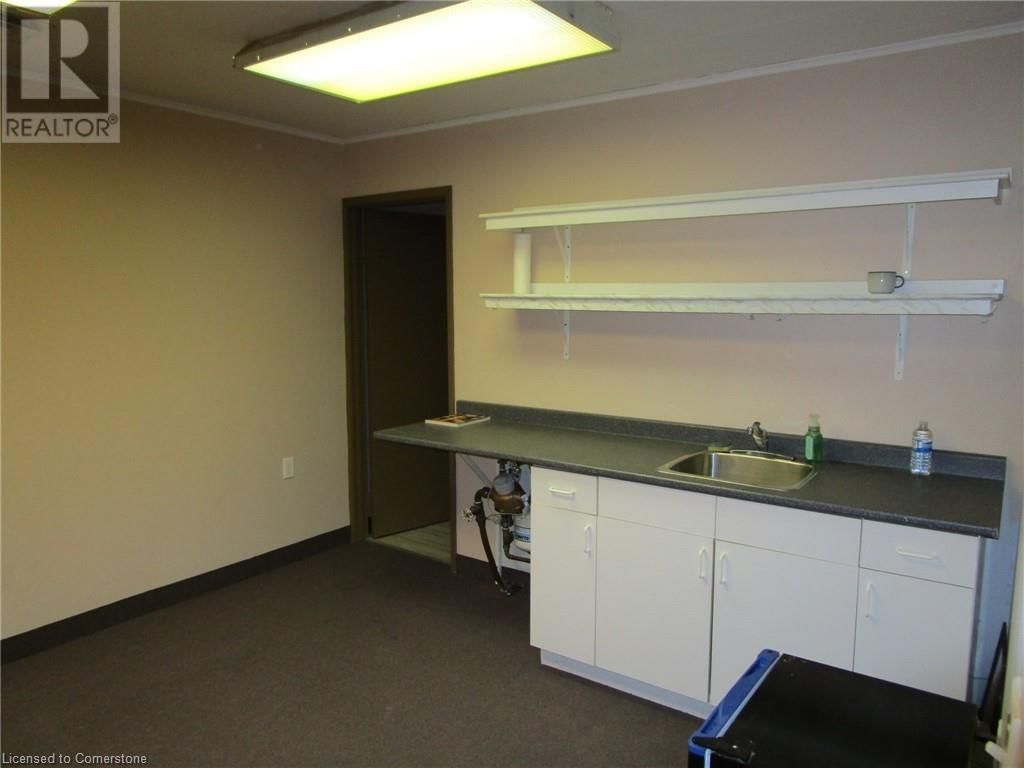 1 - 4161 MORRIS DRIVE Image 4