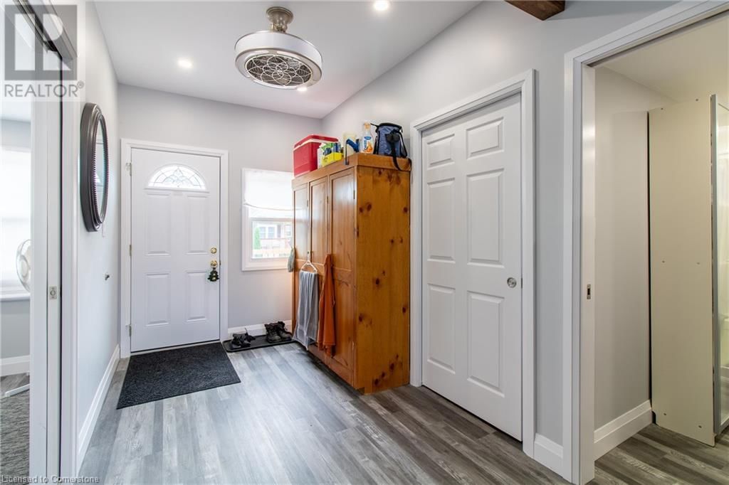 20 4TH AVENUE Image 18