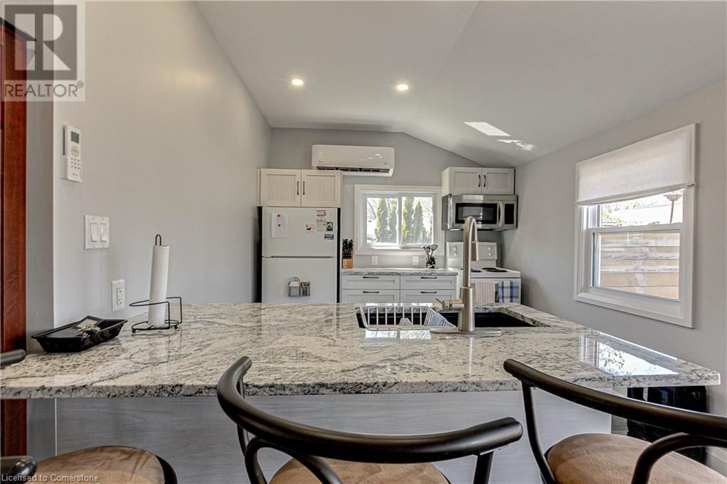 20 4TH AVENUE Image 27