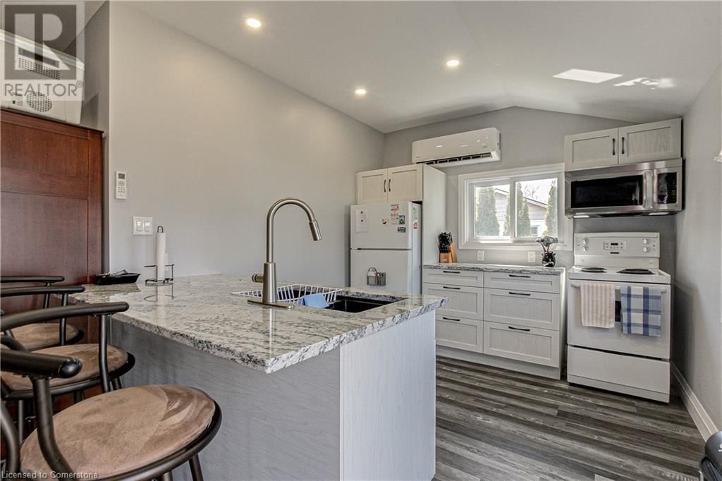 20 4TH AVENUE Image 28
