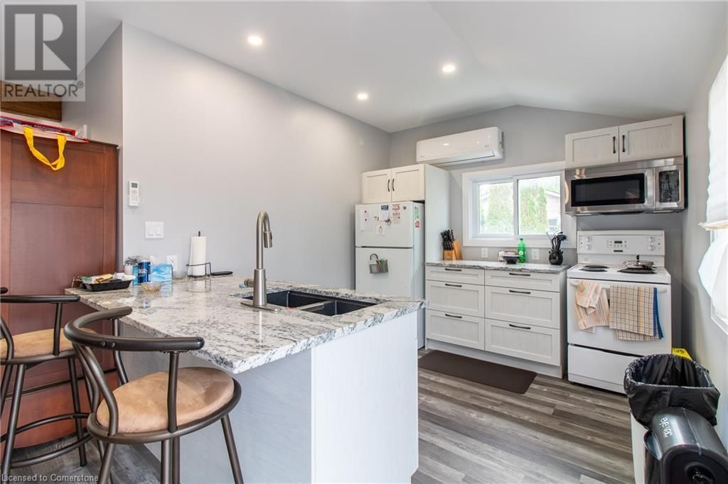 20 4TH AVENUE Image 31