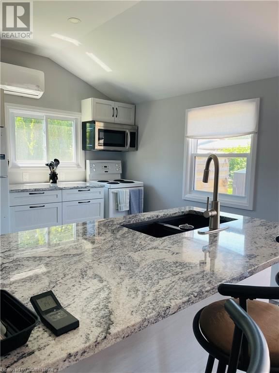 20 4TH AVENUE Image 32