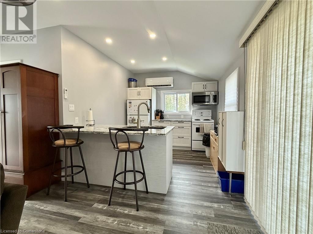 20 4TH AVENUE Image 35