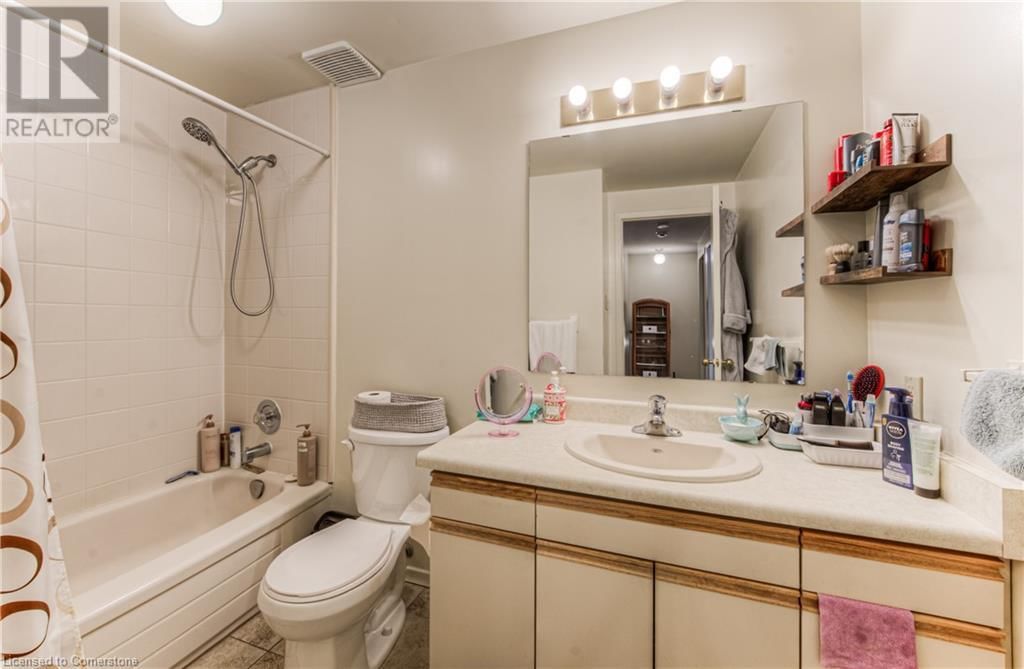 5 - 395 KINGSCOURT DRIVE Image 12