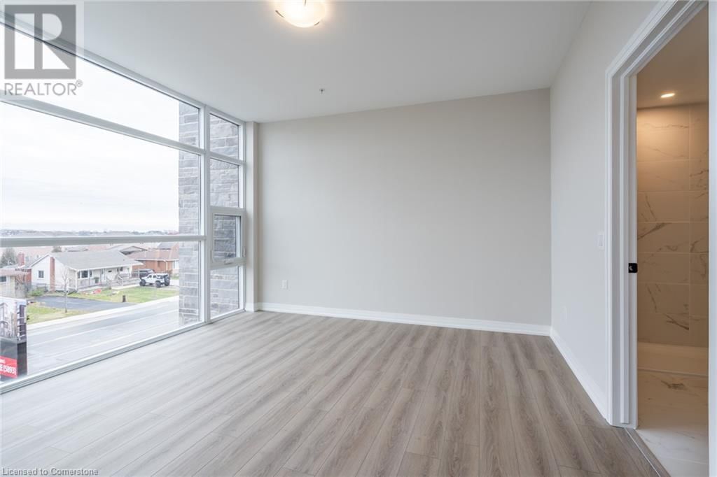 302 - 120 SPRINGVALLEY CRESCENT Image 32